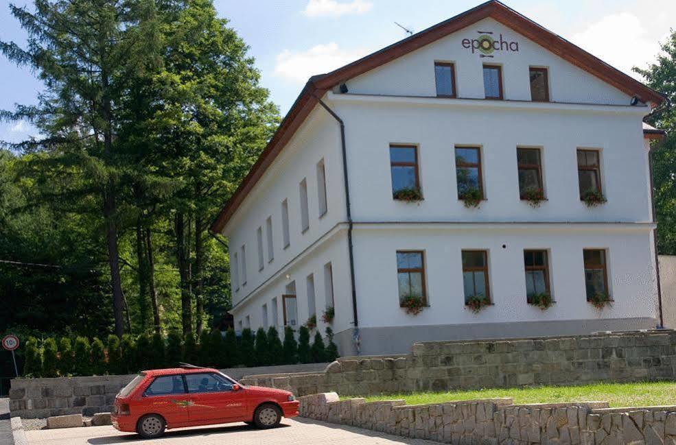 Hotel Epocha Janov nad Nisou Eksteriør bilde
